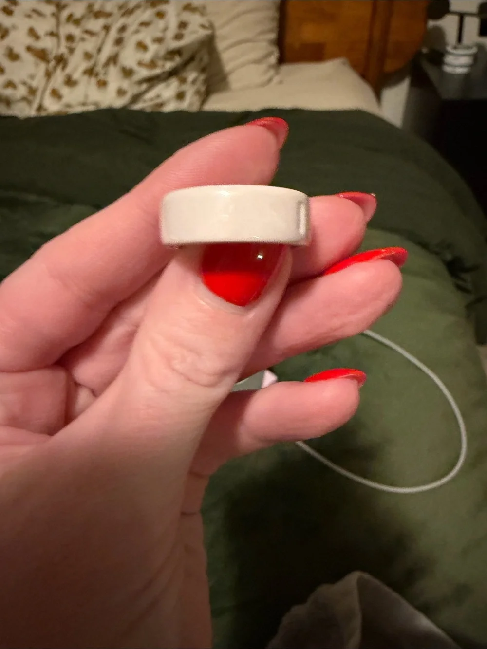 Oura Ring 4 Ceramic Petal Size 7
